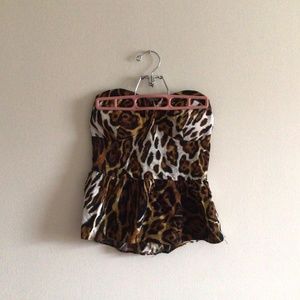 Cute cheetah sleeveless top
